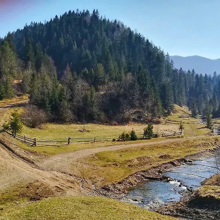 Pisnya Karpat *